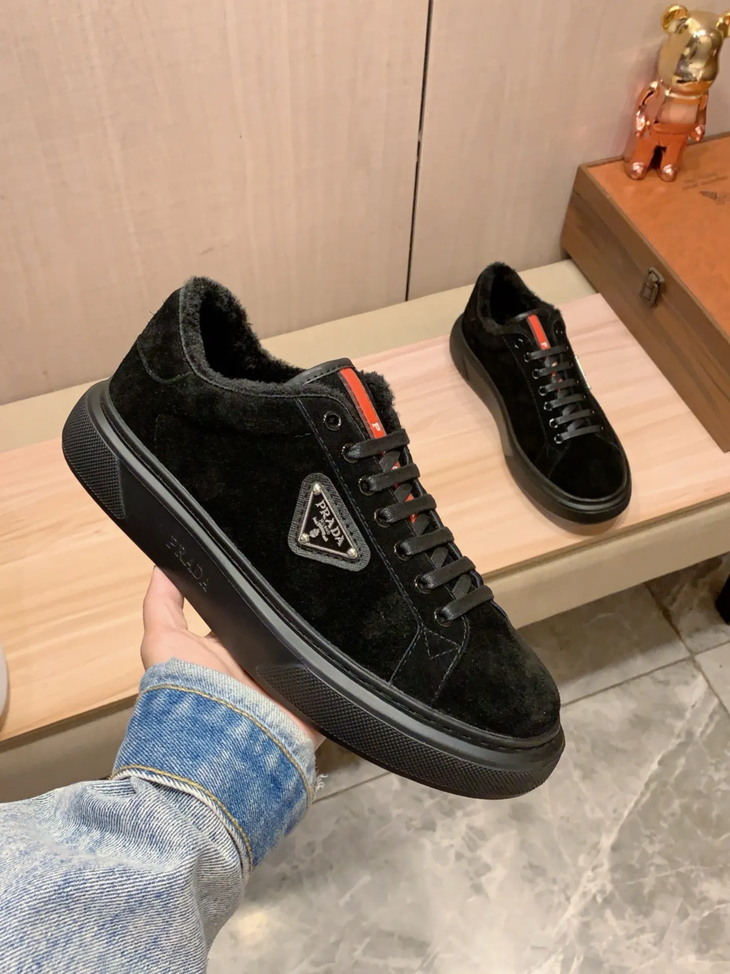 Warm new model: Factory price: 460💰💰🎩🎩[Lightning][Lightning] "Prada Men's Shoes💰pRADA*" The latest and most popular casual shoes, top brand [seduce] luxury~purchase, top~quality. [Strong] The upper is made of imported breathable anti-wear material ➕ Breathable simulated fur feet (•) with fine workmanship. The original stylish and stylish soft rubber wear-resistant and non-slip outsole is light and comfortable on the feet. The real thing looks better when photographed in person. 0186: code: 38-44, 4️⃣ colors selected